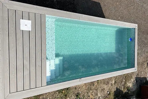 Piscina container da 20 piedi, grigio antracite, con funzione nuoto controcorrente