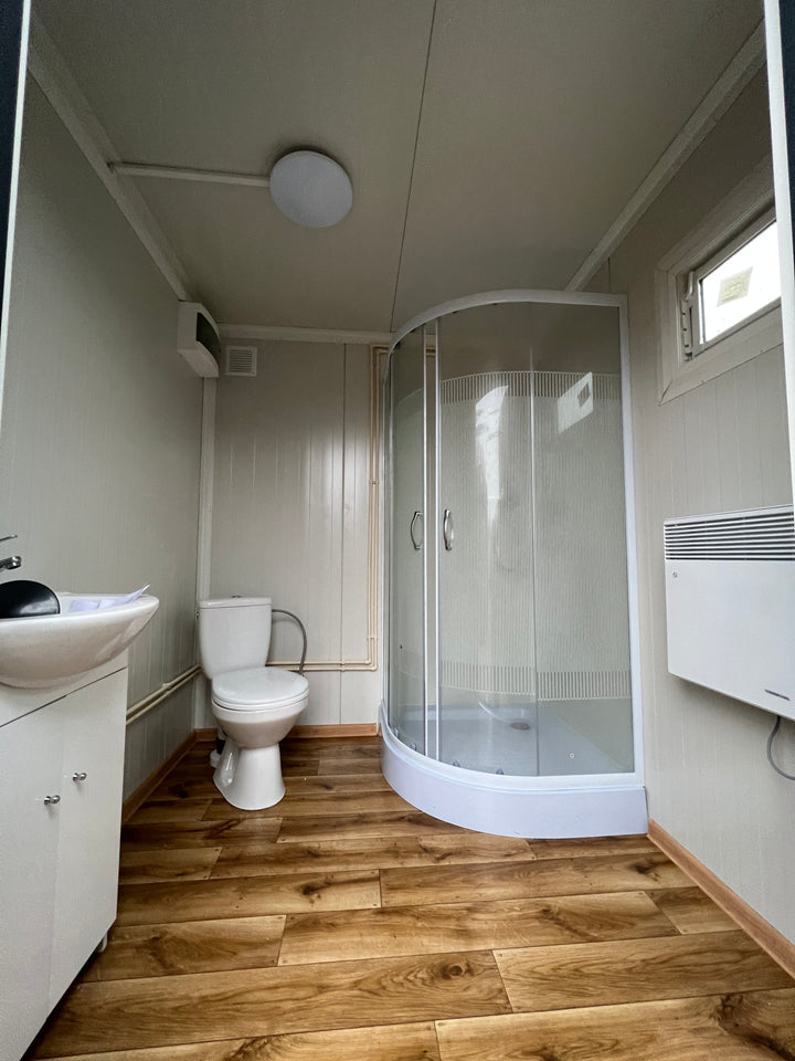 Sanitärbehälter 2,00 x 2,00 Toilette, Waschbecken mit Dusche
