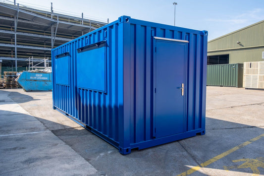 20-Fuß-Seecontainer mit doppelter Serviceklappe. (Ref: 21720)