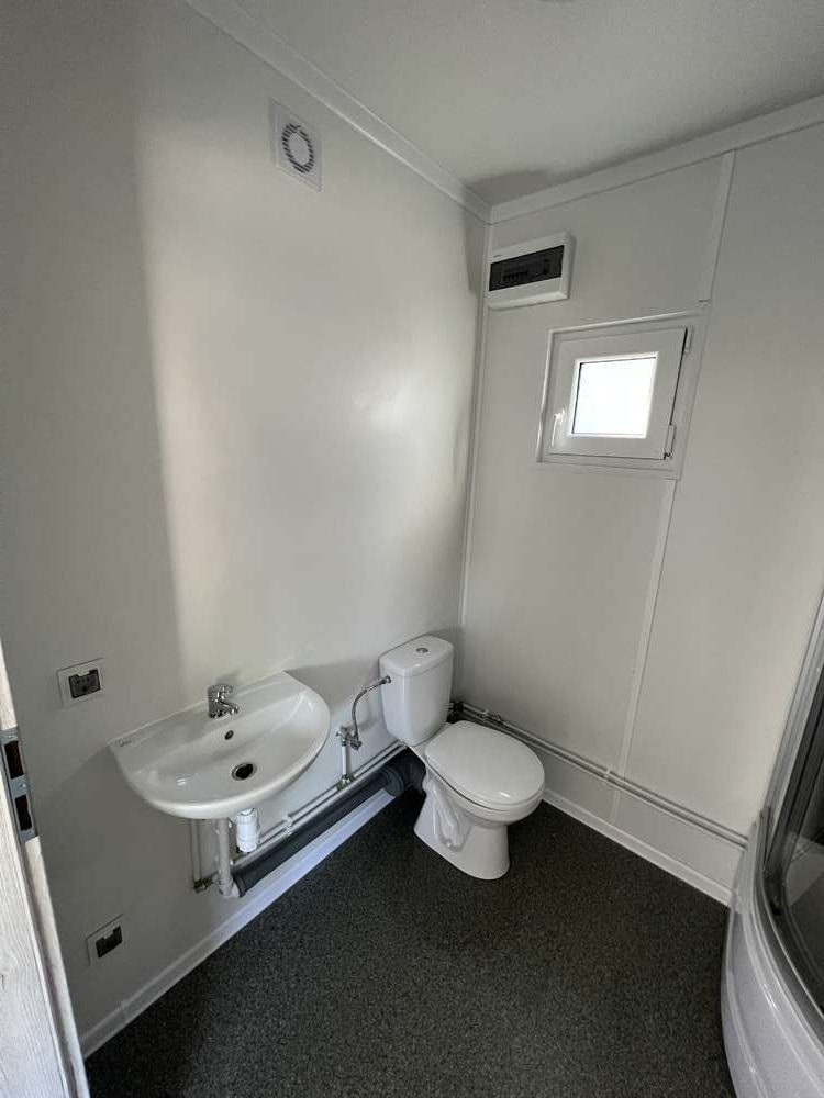 Containerbüro, Küche, Toilette und Dusche 6,00 x 2,43 m
