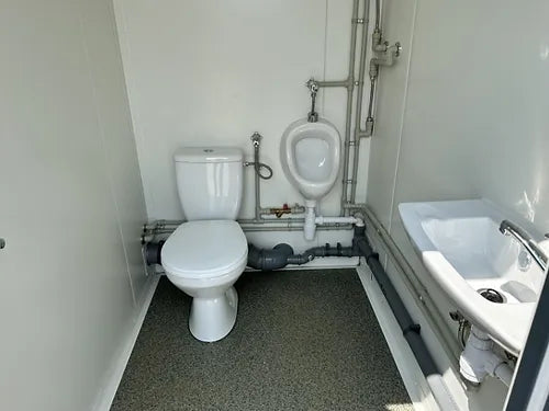 Sanitärcontainer mit 3 Kabinen (Ref: S2107)