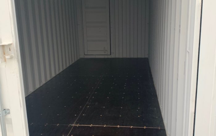 Kaufen Sie einen neuen 20-Fuß-Seecontainer mit drei Türen